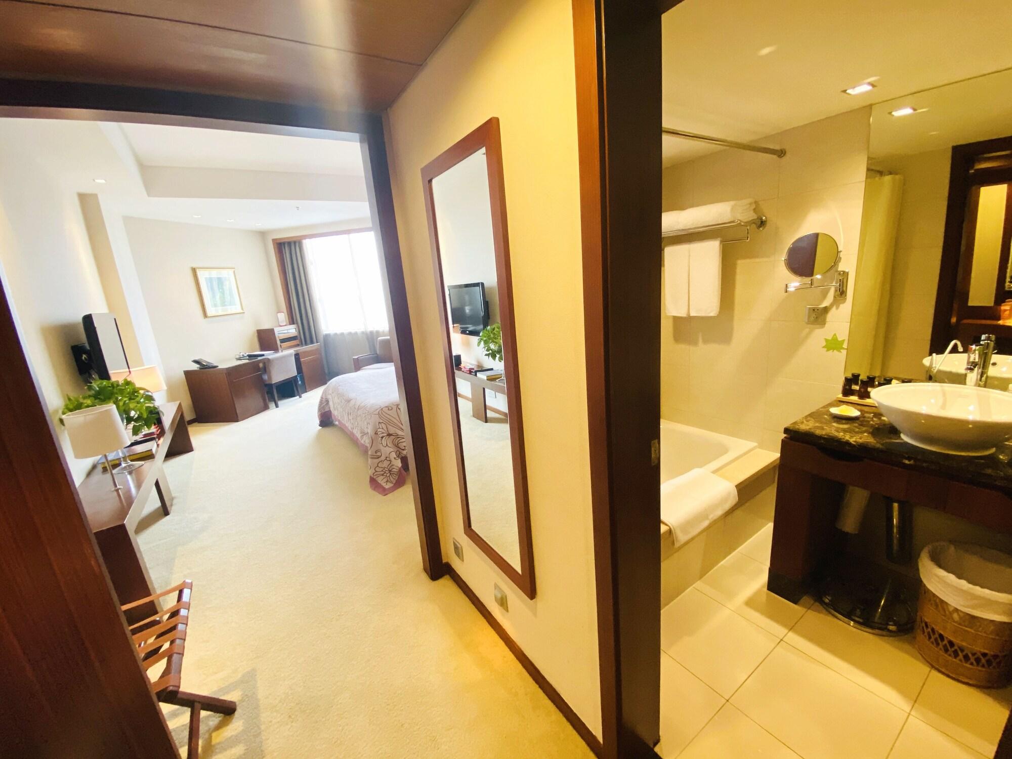 Baolong Hotel Шанхай Екстериор снимка