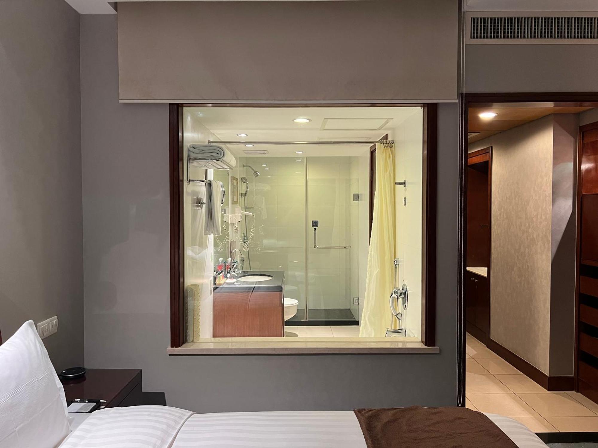 Baolong Hotel Шанхай Екстериор снимка