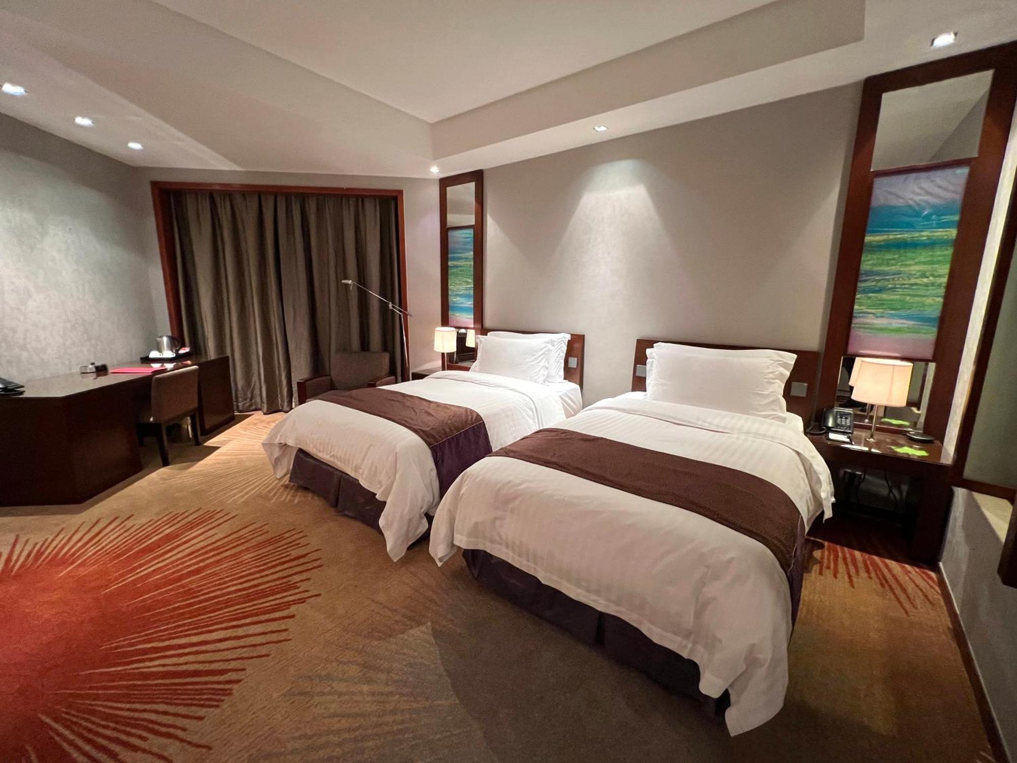 Baolong Hotel Шанхай Екстериор снимка