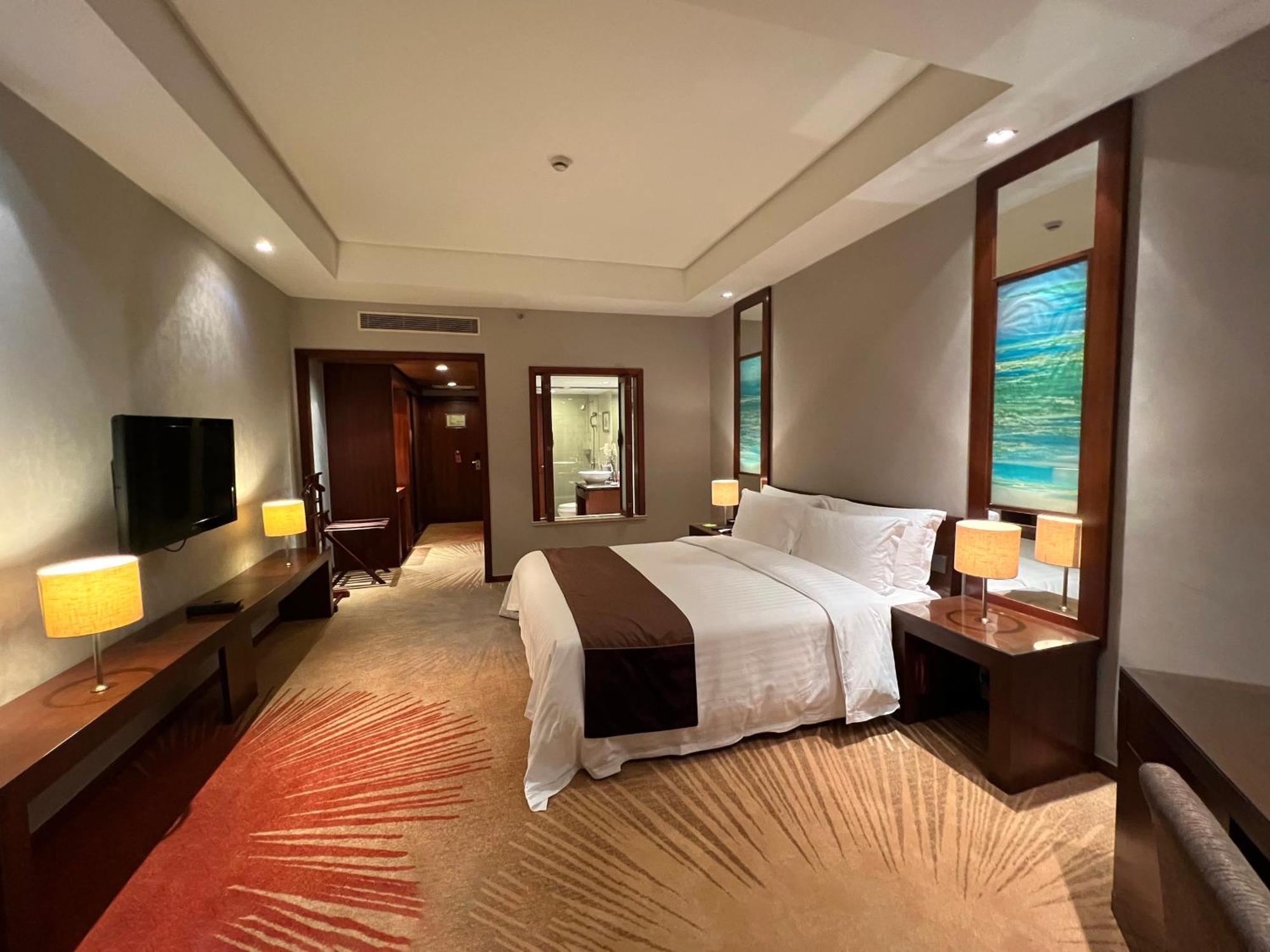 Baolong Hotel Шанхай Екстериор снимка