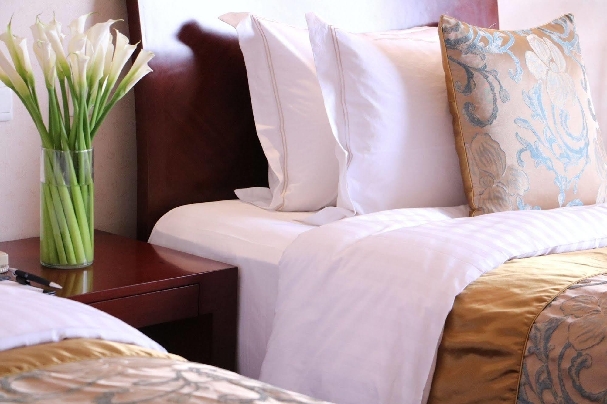 Baolong Hotel Шанхай Екстериор снимка