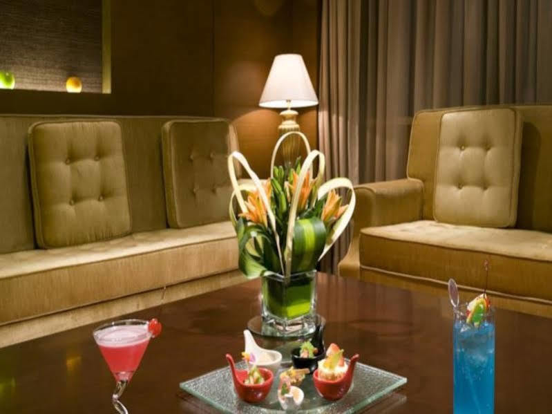 Baolong Hotel Шанхай Екстериор снимка